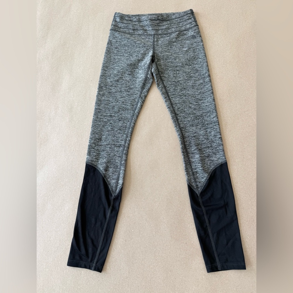 The North Face — NWOT Gray and Black Athletic Leggings — Size XS